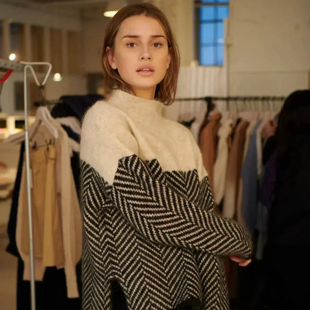 Isabelle |  Turtleneck Jumper