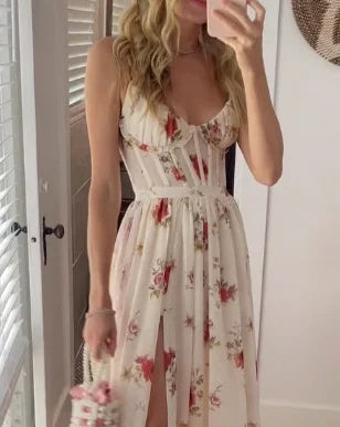 FLORÉA | Long floral dress with a flattering neckline
